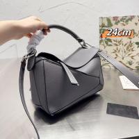 ราคา Luo Yijia Puzzle Geometric Bag Stitching Rhombus Bag Men And Women With The Same Style Large Capacity Commuter Bag Loewe Shoulder Bag (20653970930)