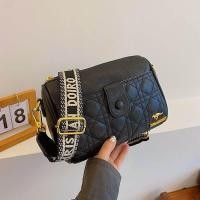 ราคา พร้อมส่ง กระเป๋าแฟชั่นทรงหมอนงานพรีเมี่ยม (21113966082)