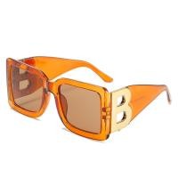 ราคา Women Fashion Style Big Frame Square Vintage Sunglasses Retro Aesthetic Sun Shades Glasses for Women Men Eyewear (12179711273)