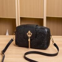 ราคา กระเป๋าสะพาย กระเป๋าใส่โทรศัพท์ กระเป๋าสะพายข้างตกแต่งจี้มงกุฎ ลายน่ารัก จุของได้เยอะ งานเกรด A (18284347870)