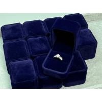 ราคา กล่องกำมะหยี่ใส่แหวนทรงสูงกล่องกำมะหยี่ใส่เครื่องประดับขนาด5x5x6cmสีน้ำเงินเข้ม12ชิ้น (16797273040)