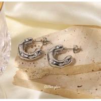 ราคา Glitter glow ต่างหูสแตนเลสประดับคริสตัลรุ่น Claudia สีทอง ทอง Claudia earrings color gold silver (19592365384)