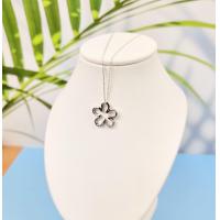 ราคา สร้อยคอเงินแท้92 5 จี้ดอกไม้ 18 มิล น่ารักมาก เหมาะกับสาวๆ สไตล์อินเทรน ใส่ได้ในทุกโอกาส สร้อยคอเงินแท้ 100 Major Silver (10634545192)
