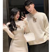 ราคา ชุดคู่รักชุดเดรสสไตล์นางฟ้าลายหมีน้อยสวยหวานแฟชั่นแบบเน็ตไอดอลรุ่นคู่รักฤดูใบไม้ร่วงและฤดูหนาวเสื้อสวมหัวผู้ชาย INS (20496726008)