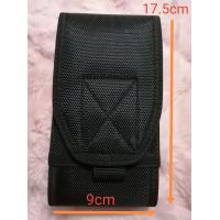 ราคา ซองกากบาทสำหรับใส่สองช่อง ใส่มือถือหรือใส่ของที่ขนาดใกล้เคียง มีสีดำ เขียวขี้ม้า ลายพราน แบบร้อยเข็มขัด ด้านในเป็นซับนุ่ม ตีนตุ๊กแก หลายขนาด สามารถดูขนาดโดยประมาณเป็น cm ได้ตามภาพ (10301707207)