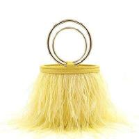 ราคา 2022ใหม่ขนนกกระจอกเทศจริงกระเป๋ากระเป๋าสะพายไหล่สุภาพสตรีเก๋กระเป๋าคลัทช์ตอนเย็นกระบอกรูปโซ่กระเป๋าสะพายข้าง (14172949481)