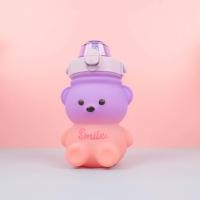 ราคา ขวดน้ำหมีถูกๆ ขวดน้ำหมี ขวดน้ำหมีเด็ก กระบอกน้ำ กระติกน้ำเด็ก ขวดน้ำเด็กมีสายสะพาย ขวดน้ำสุดน่ารัก ง่ายต่อการพกพา 1 1ลิตร ขวดน้ำ เด็ก ไป โรงเรียนราคาถูก (20491548894)
