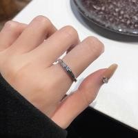 ราคา MIAOYA ฉบับภาษาเกาหลีของไพลินแหวนจีบไม่สม่ำเสมอสำหรับผู้ชายและผู้หญิงสีเงินของขวัญวันวาเลนไทน์ (21306287423)