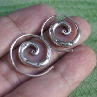 ราคา Thai uniq earrings pure silver Karen hill tribe cool very nice beautiful exotic ตำหูเงินกระเหรี่ยงทำจากมือชาวเขางานฝีมือสวย (15119911471)