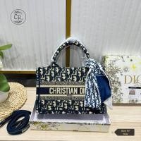 ราคา รุ่นใหม่ กระเป๋าถือทรงสวย Dior ขนาด10นิ้ว พร้อมกล่อง (21290539202)