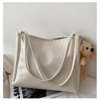 ราคา กระเป๋าขนาดใหญ่เปิดไหล่ข้างเดียวแบบเรียบง่ายและความจุมากสำหรับผู้หญิง2023ใหม่แฟชั่นและมีสไตล์กระเป๋าสะพายข้างกระเป๋าทรงสี่เหลี่ยมมีหูหิ้วสะพายไหล่อินเทอร์เน็ตสีแดงฉบับเกาหลี (20898546989)