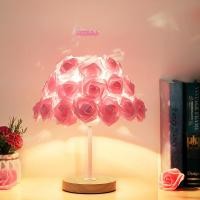 ราคา โคมไฟ Hiasan Kamar สำหรับงานแต่งงานโคมไฟตั้งโต๊ะรูปกุหลาบหรี่แสงได้สำหรับใช้ในห้องนอนไฟสำหรับงานเทศกาลไฟสีแดงของที่ระลึก (20170088849)