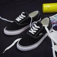 ราคา พร้อมส่ง รองเท้าผ้าใบแฟ ทรงแวนผ้าใบทรงVansใส่ได้ทั้งชาย หญิง รองเท้าผ้าใบผู้ชาย รองเท้าผ้าใบผู้หญิง (15666015524)