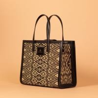 ราคา กระเป๋า Chaksarn รุ่น Medium Tote จากเสื่อกกทอมือผสมหนังวัวแท้ กระเป๋าถือ สะพายข้างทรงโททสี่เหลี่ยมขนาดเล็ก (21027102976)