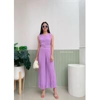 ราคา จั๊มสูททรงสวย ทรงคอกลมปลายขาอัดพลีทพริ้วๆ งานแขนกุด มาพร้อมเข็มขัด (17574875737)