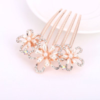 ราคา กิ๊บติดผมพลอยเทียมห้าฟันรูปดอกไม้เกาหลีดอกไม้ประดับเพชรเสียบหวีเจ้าสาวไข่มุกประดับผมกิ๊บติดผมโลหะแฟชั่นกิ๊ฟติดผมเครื่องประดับผม (17132023725)