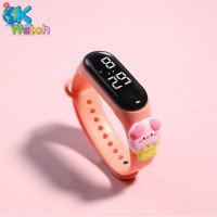 ราคา OK Watch นาฬิกาอิเล็กทรอนิกส์สำหรับเด็กนาฬิกาแฟชั่นลายการ์ตูน LED พิเศษโปร 1 แถม 1เพียง 199 เท่านั้นสินค้ามีจำนวนจำกัด (21249675292)