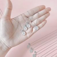 ราคา สร้อยคอสแตนเลส จี้ตัวอักษร A Z วงกลม เลือกอักษรได้เอง ไม่ลอกไม่ดำ (20477263730)