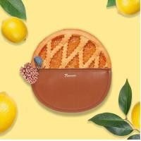 ราคา Pie clutch กระเป๋าคลัทช์ ทรงครึ่งวงกลมประดับพู่ดอกไม้ Brown THEOREM (3695108873)
