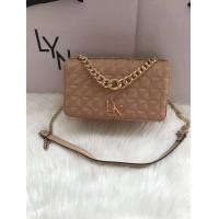 ราคา กระเป๋าสะพายข้างรุ่น LYN หน้าจดหมาย รุ่นสายโซ่เเบบใหม่ ทรงสวย มีสายหนังรองบ่า ถุงผ้า ในตัวสินค้า พร้อมป้ายราคา สินค้าพร้อมส่ง (17458998310)