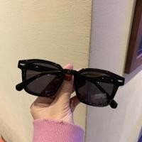 ราคา แว่นตากันแดด แว่นตาแฟชั่นเกาหลี แว่นตากันแดดแฟชั่นสตรีเกาหลีแว่นตากันแดดสีสันสดใส ทรงสี่เหลี่ยม (20582951379)