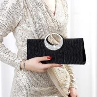 ราคา กระเป๋าราตรี กระเป๋าออกงานกลางคืน มินิมอล หรูหรา ดูแพง เหมาะกับออกงาน ออกแบบให้มีลวดลาย ZM 074 (21140607392)