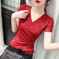 ราคา เสื้อยืดเสื้อเชิ้ตสไตล์เกาหลีแฟชั่นสีแดงสำหรับผู้หญิงเสื้อยืดเสื้อแขนสั้นรัดรูปแฟชั่นคอวีสำหรับฤดูร้อน (20431838019)