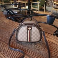 ราคา กระเป๋าผู้หญิงใหม่ของตกแต่งรูปผึ้งคนดังอินเทอร์เน็ตกระเป๋าครึ่งกระเป๋าทรงกลมกระเป๋าพิมพ์ลายตัวอักษรกระเป๋าสะพายไหล่ข้าง (20968086292)