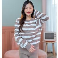 ราคา Mamong L501 ชุดเซตไหมพรมเสื้อแขนยาวลายริ้วใหญ่ กางเกงขายาวสีพื้น (21047274660)