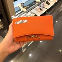 ราคา Charles Keith Zip Huxley Metallic Front Flap Wallet กระเป๋าสตางค์ ขนาดกลาง (19139574922)