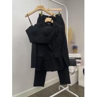 ราคา ป้าย Charissa เซทสูท 3 ชิ้นเสื้อสูททรงโอเวอร์ไซส์ ครอป มาพร้อมกางเกงตีเกล็ดหน้าผ้าเนื้อดีงานสวยมากๆ (20615536169)