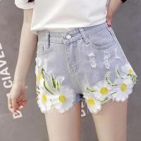 ราคา Celana Pendek Denim ปักลายดอกไม้ขนาดใหญ่สำหรับฤดูร้อน2023กางเกงขาแบบขาด้านกว้างมีขอบแบบขาดอกเบญจมาศมีรูพรุน (20124936360)
