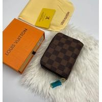 ราคา กระเป๋าสตางค์ผู้หญิงใบสั้น หลุยส์ มาใหม่งานดีมีช่องใส่แบงก์ 2 ช่อง มีช่องซิปใส่เหรียญ อะไหล่ทอง รูปถ่ายจากสินค้าจริง สินค้าพร้อมกล (10803093020)