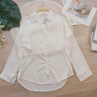 ราคา เสื้อเชิ้ตสีขาว มือ2 ไซส์M ใส่ได้สำหรับทุกโอกาส พร้อมส่ง (20641740279)