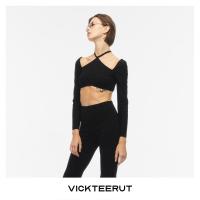 ราคา VICKTEERUT ราคาปกติ 4800 Long Sleeve Crop Top with Cut Out Detail เสื้อแขนยาว ตัวสั้น (9784943542)