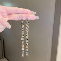 ราคา ต่างหูระย้าต่างหูระย้าประดับเลื่อมปลายสูงสำหรับผู้หญิงต่างหูรูปตัวยูต่างหูเงินยาวสีทองแบบยุโรปและอเมริกา (18595203473)