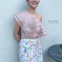 ราคา TuTTi ทรูลี่ไทย Linda Organza Blouse เสื้อระบายรูดแบบใหล่เดียวทําจากผ้าไหมแก้ว เสื้อไปงาน เสื้อผ้าไหม มี 4 สี สินค้า Pre order ใช้เวลา 7 18 วัน นะคะ (15603093788)
