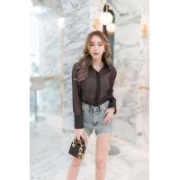 ราคา 2360 เชิ้ตนิรา เชิีตผ้าแก้วแขนยาว เชิ๊ตแฟชั่นเกาหลี เสื้อเชิ๊ตงานป้ายAPHI เสื้อเชิ๊ตคอปกแขนยาวอก38 (15852262032)