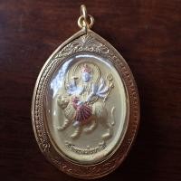 ราคา จี้ จี้พระ จี้พระนารายณ์ หลัง พระแม่อุมาขี่เสือ เนื้อทอง3K พร้อมเลี่ยมทองไมครอน (19506314789)