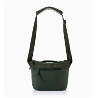 ราคา กระเป๋าสะพายข้าง Crumpler Dash สีเขียว (16653190157)