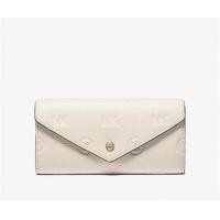 ราคา Jet Set Travel Large Logo Embossed Leather Envelope Wallet (20563460239)