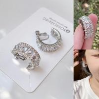 ราคา ต่างหูห่วงคริสตัล สไตส์หรู ขนาด 2 cm สีเงิน ตัวหนีบสกรู สำหรับคนไม่เจาะ แบบเจาะ เข็มเงิน 925 คนแพ้ใส่ได้ (21364464700)