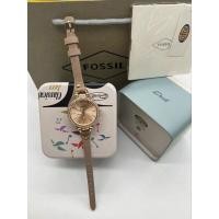 ราคา READY STOCKLUXURY FOSSIL WOMEN WATCH WITH TIN MANUAL PEPER BAG JAM TANGAN EMPUAN GOOD FOR GIFT (16487282300)