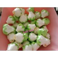 ราคา ริบบิ้น เหรียญโปรยทาน กุหลาบตูมใส่กลีบเขียว ดอกบัวตูม ตัวเปล่า 50 ดอก (21367474573)