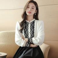 ราคา พร้อมส่ง รุ่น เชิ๊ตขาวลูกไม้คู่ดำ เสื้อแขนยาว ผ้าไหมอิตาลีพรีเมี่ยม สีขาวเปลือกไข่ (20963505298)