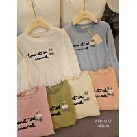 ราคา เสื้อยืดแขนยาวแฟชั่น ป้ายChom อก42 ยาว24 ผ้ายืด ผ้าอัดลาย คอกลม แขนยาว งานปักน่ารักๆ ดีเทลสวย เนื้อผ้าดี ผ้านุ่ม ใส่สบาย ไม่ร้อน ไม่ต้องรีด สีตามรูป อาจมีผิดเพี้ยนบ้างเล็กน้อย (20854590576)