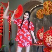 ราคา ชุดเซตกี่เพ้าผ้าด๊อบบี้ลายดอก เสื้อแขนตุ๊กตาผ่าข้าง กางเกง M103 A2740 (21342836088)