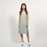 ราคา Closet Crush Basic sleeveless midi dress with side slit Smoke เดรสแขนกุด (20972112820)