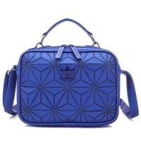 ราคา กระเป๋า Adidas Originals 3D Mini Airliner Style Shoulder Bag กระเป๋าสะพายข้าง แนว sport วัสดุด้านหน้าเนื้อ matte ผสมหนัง (589604042)