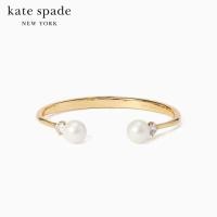 ราคา KATE SPADE NEW YORK PEARLS OF WISDOM OPEN HINGED BANGLE O0RU3145 กำไลข้อมือ (21322432692)